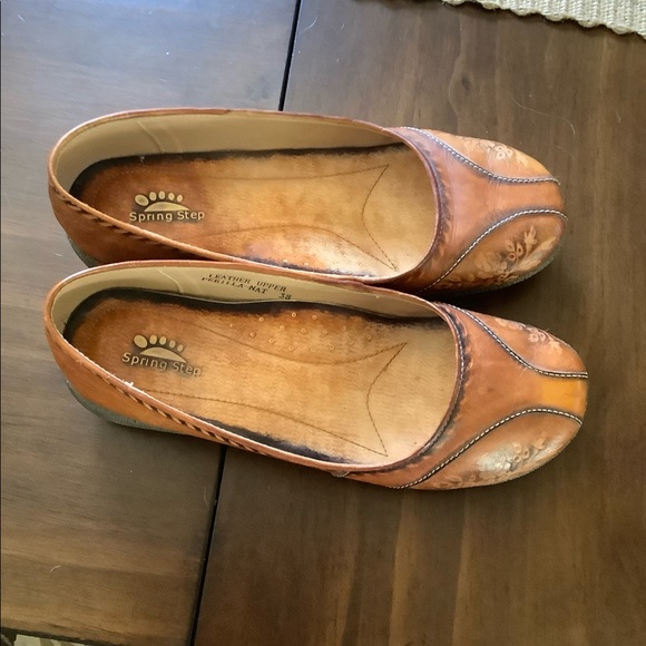 Spring Step Flats Size 38 - Picture 2 of 8